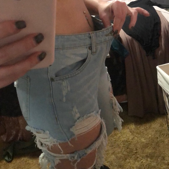 Fashion Nova Boyfriend Jeans - Picture 5 of 6